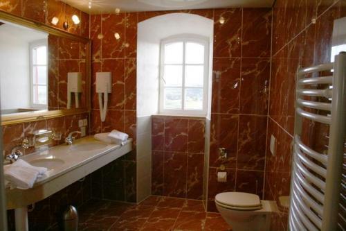 Schlosshotel Burghaus Kronenburg Dahlem  Room photo